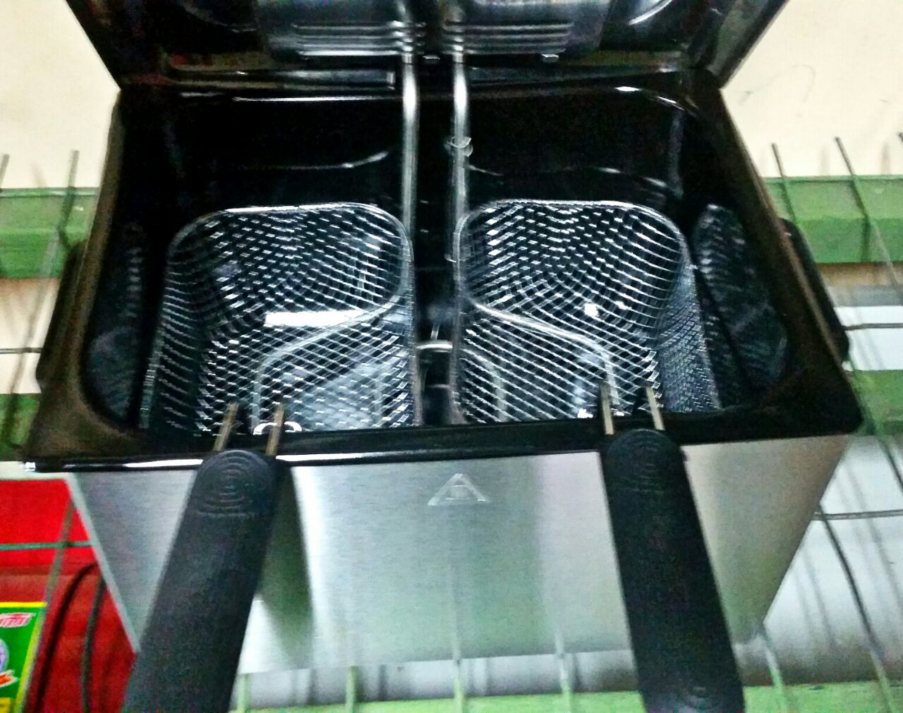 Freidora (Monofasica) 220 Volt / 5 litros 2 Freidora (Monofasica) 220 Volt / 5 litros